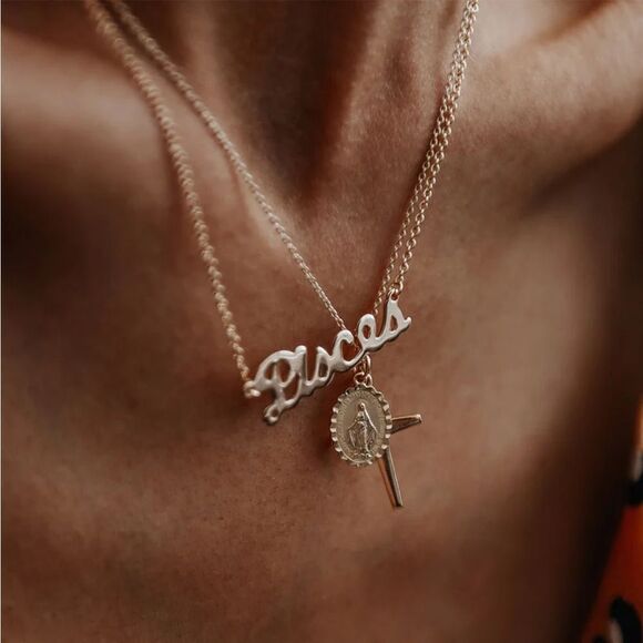 ROCK N ROSE - GOLD PLATED SCRIPT ZODIAC PISCES NECKLACE - Picture 3 of 10